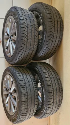 Vendo rodas 16 e pneus Bridgestone do corolla gli 2026