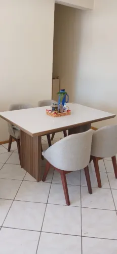 Conjunto mesa de jantar 