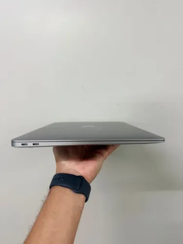 MacBook Air 13? (2020) com chip Intel Core i3 de 10ª geração.