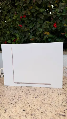 Macbook AIR M5 16GB RAM SSD 512GB - novo nas cores estelar e meia-noite
