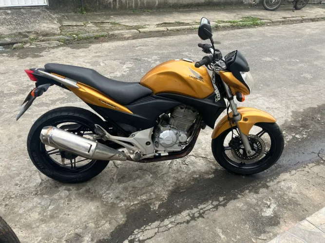 Moto Honda CB 300