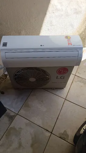 Vende-se ou troca ar condicionado inverter 9.000 BTUs