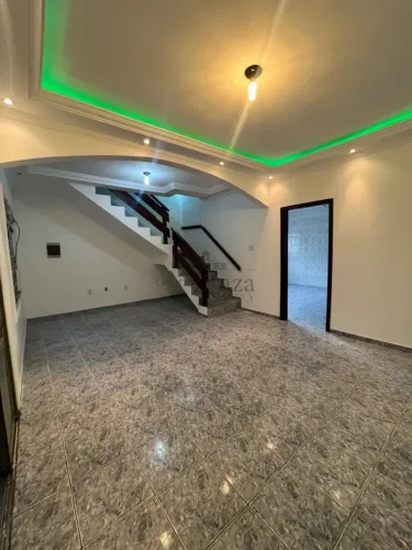 Casa - Sobrado - Bosque dos Eucaliptos - 3 Dormitórios - 150m².