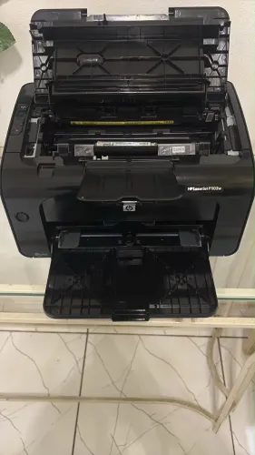 HP P1102W