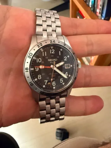 Relógio Seiko 5 Sports Field GMT