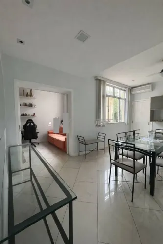 Apartamento à venda, Rua Cândido Gaffrée, Urca. 120m², 2 quartos sendo 1 suíte, escritório
