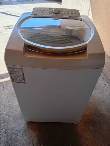 Vendo máquina de lavar roupa Brastemp ative de 11 KG funcionando perfeitamente