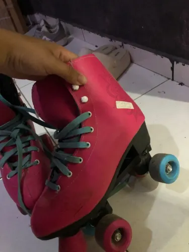 Patins 4 rodas rosa