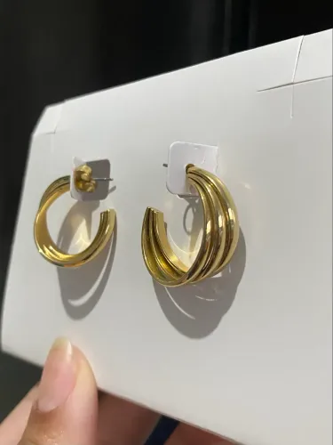 Novo: argola tripla em banho dourado