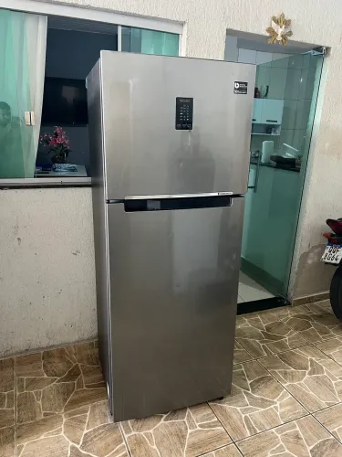 Geladeira Samsung duplex Frost Free funcionando perfeita