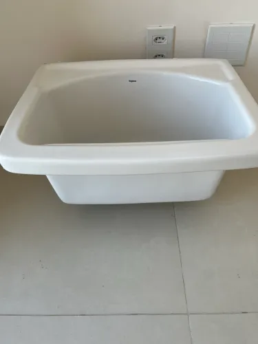 Tanque em cerâmica novo