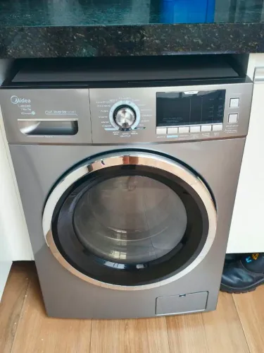 Máquina de lavar e secar Midea 11kg