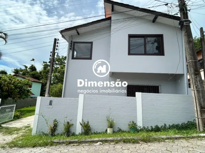 CASA 2 DORMITÓRIOS E 2 PAVIMENTOS NA CACHOEIRA DO BOM JESUS