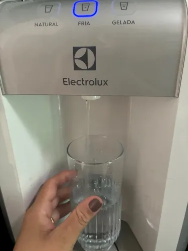 Bebedouro - purificador de água Electrolux