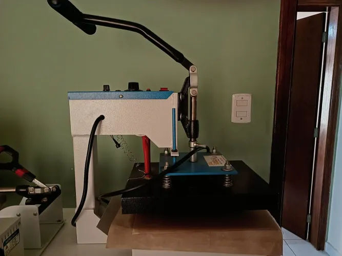 02 Máquina de Sublimação Camisetas, canecas, chinelos e demais itens