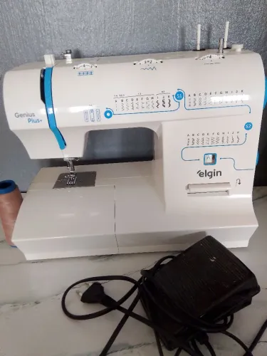 Máquina costura Elgin Plus+