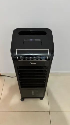 Climatizador de Ar Midea 4,5 litros preto