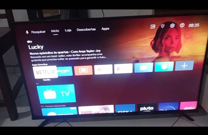 Vendo uma tv tcl smart Android. *