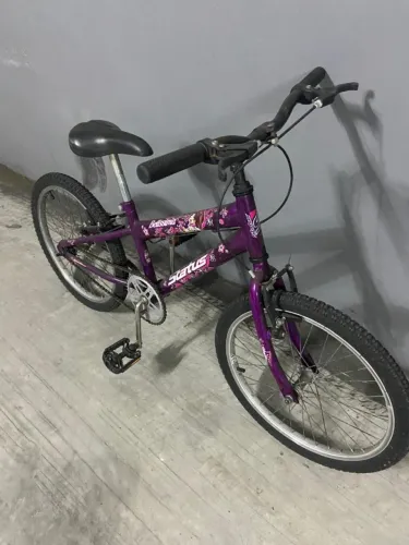 Bicicleta infantil aro 20 Status modelo Belisino