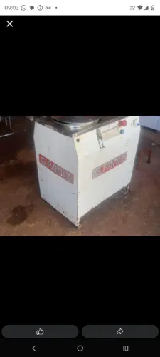 Masseira de padaria 15 kilos funcionando tudo normal