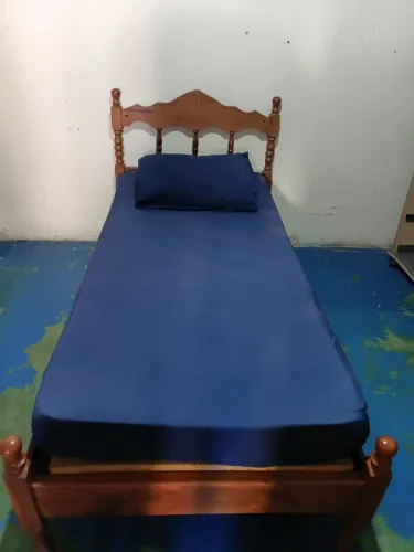 Cama de solteiro com colchão