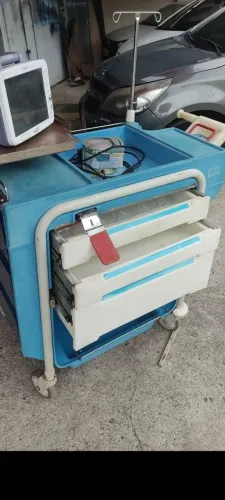 Carrinho de instrumentos+monitor & agitador"LEIA"