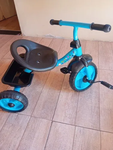 Triciclo Menino