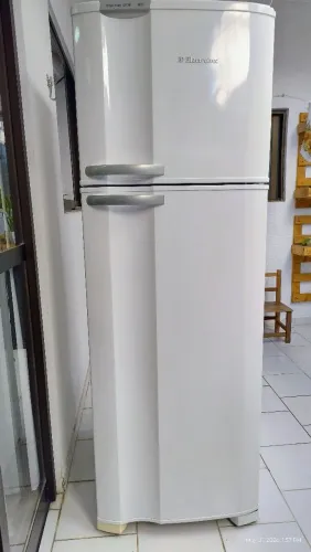 Geladeira Eletrolux DF38 127v