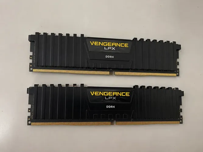 Memória RAM Corsair Vengeance LPX 16GB (2x8GB) DDR4 3200MHz