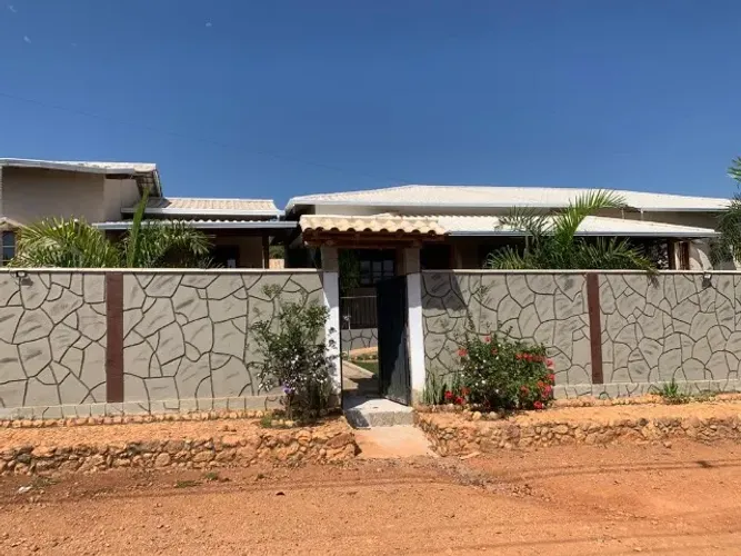 Sitio 2500m², condomínio, 2 casas, área de churrasqueira, Jaboticatubas.