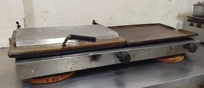 Chapa de lanche com prensa - gás