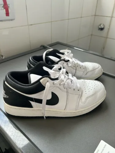 Tenis Nike Air Jordan 1 baixo, preto e branco panda reverso masculino