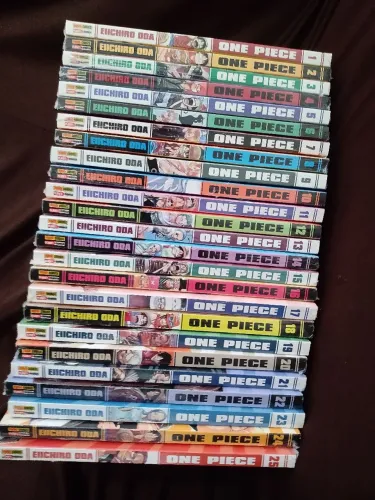 coleção de mangás (ONE PIECE)
