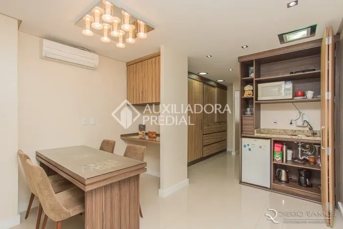 Excelente sala comercial na Avenida Independência - Porto Alegre