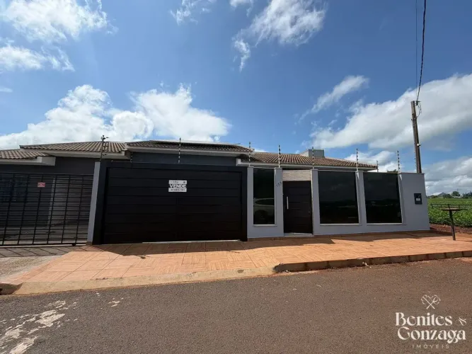 Casa à venda, Exclusiva com Piscina e Energia Solar em Floresta - PR Analisa permuta por t