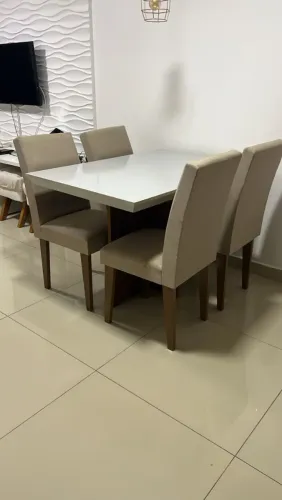 Conjunto de 04 cadeiras