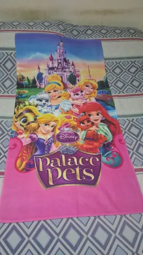 Toalha Princesas 130cm ×66 cm