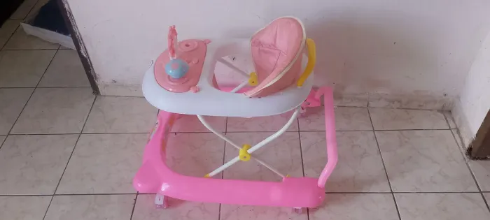 Vendo andajar , a pilha , ele brilha e toca