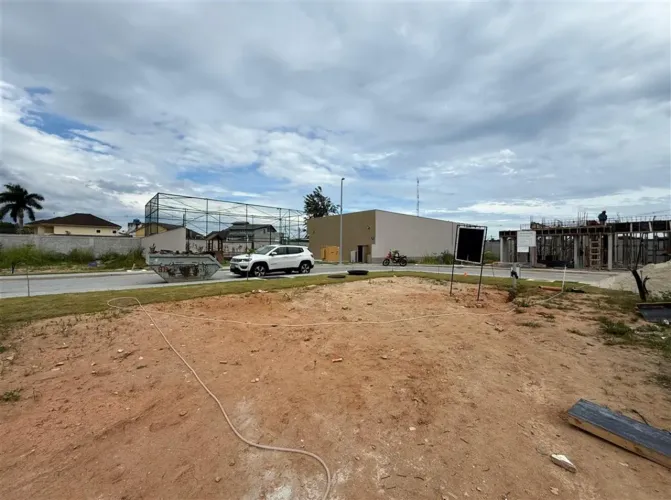VENDO TERRENO EM CONDMÍNIO FECHADO COM INFRAESTRUTURA E LAZER NO RECREIO DOS BANDEIRANTES