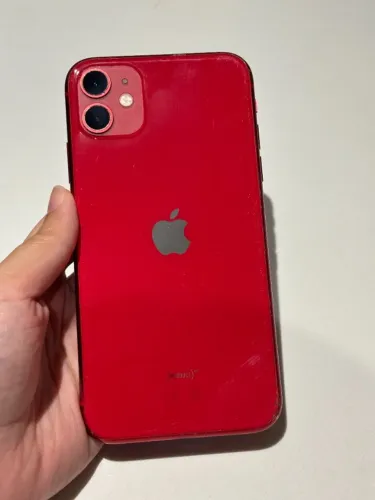 iPhone 11 (64GB) - Vermelho (usado com alguns detalhes)