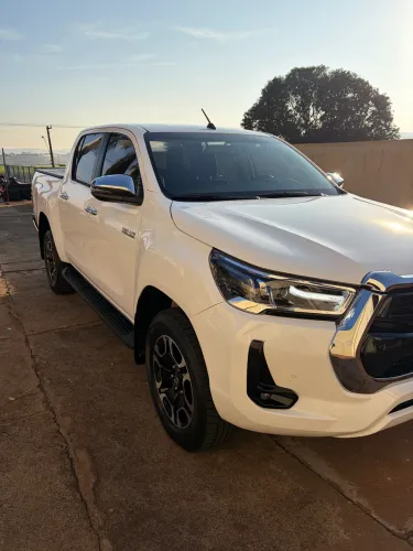 Toyota Hilux CD SRV 4X4 2.8 TDI Diesel Aut. 2025