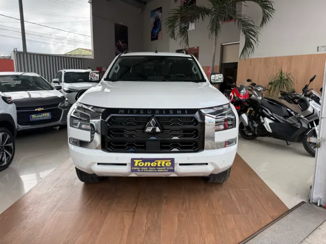 Mitsubishi TRITON HPE-S 2.4 CD 4X4 TB Diesel Aut. 2026