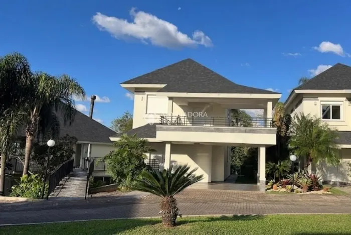 Casa em Condomínio à venda em Novo Hamburgo