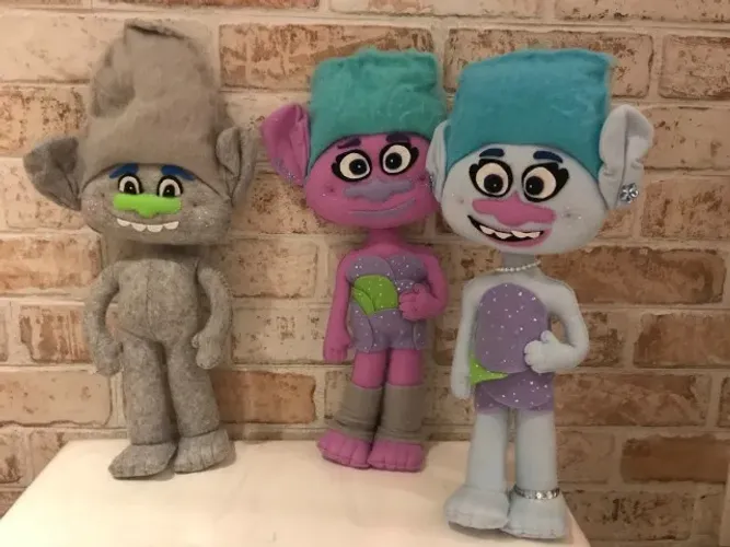 5 Bonecos Trolls em feltro
