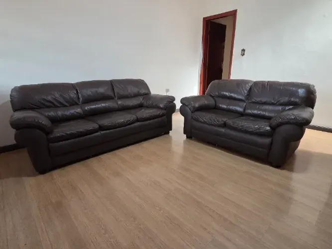 Conjunto de sofá em couro, 5 lugares.
