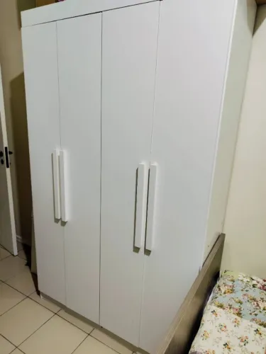 Guarda-Roupa MDF 4 Portas Branco (1,20m) - Excelente Estado