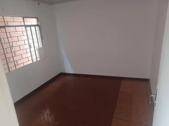 Casa 1 quarto. Sitio cercado