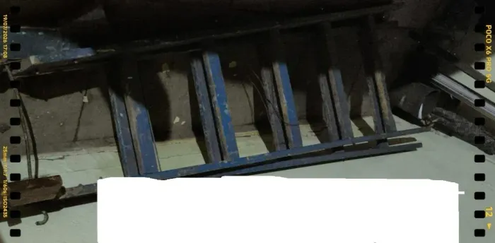 Carrinho de Mão e escadas