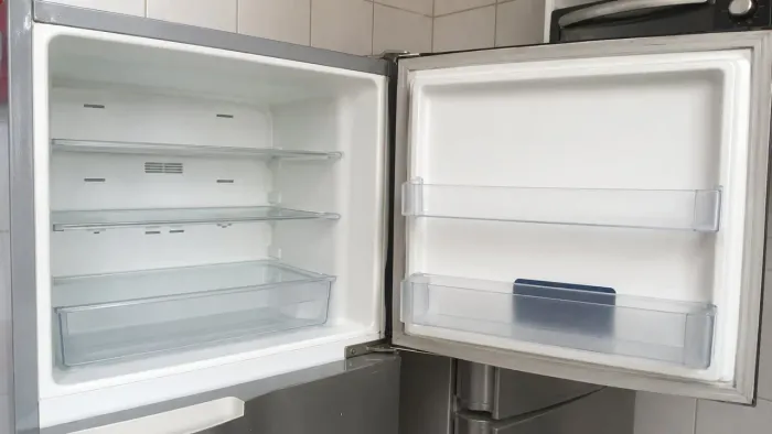 Vende-se geladeira continental e uma BRASTEMP 