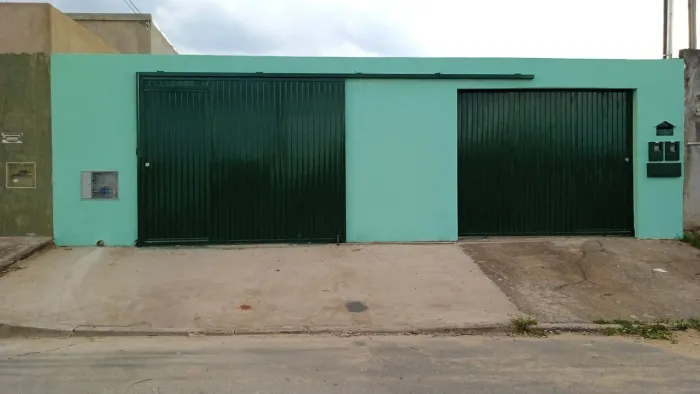 Alugo casa 2 quartos